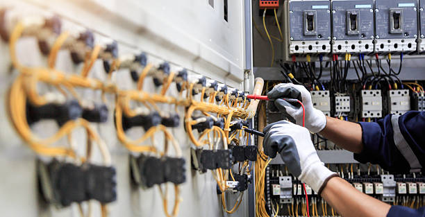 Professional Electrician technician working in Circleville, OH
